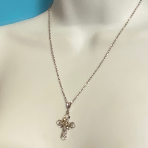 Silver Tone Christian Cross Fancy Necklace 18" chain - Picture 5 of 7